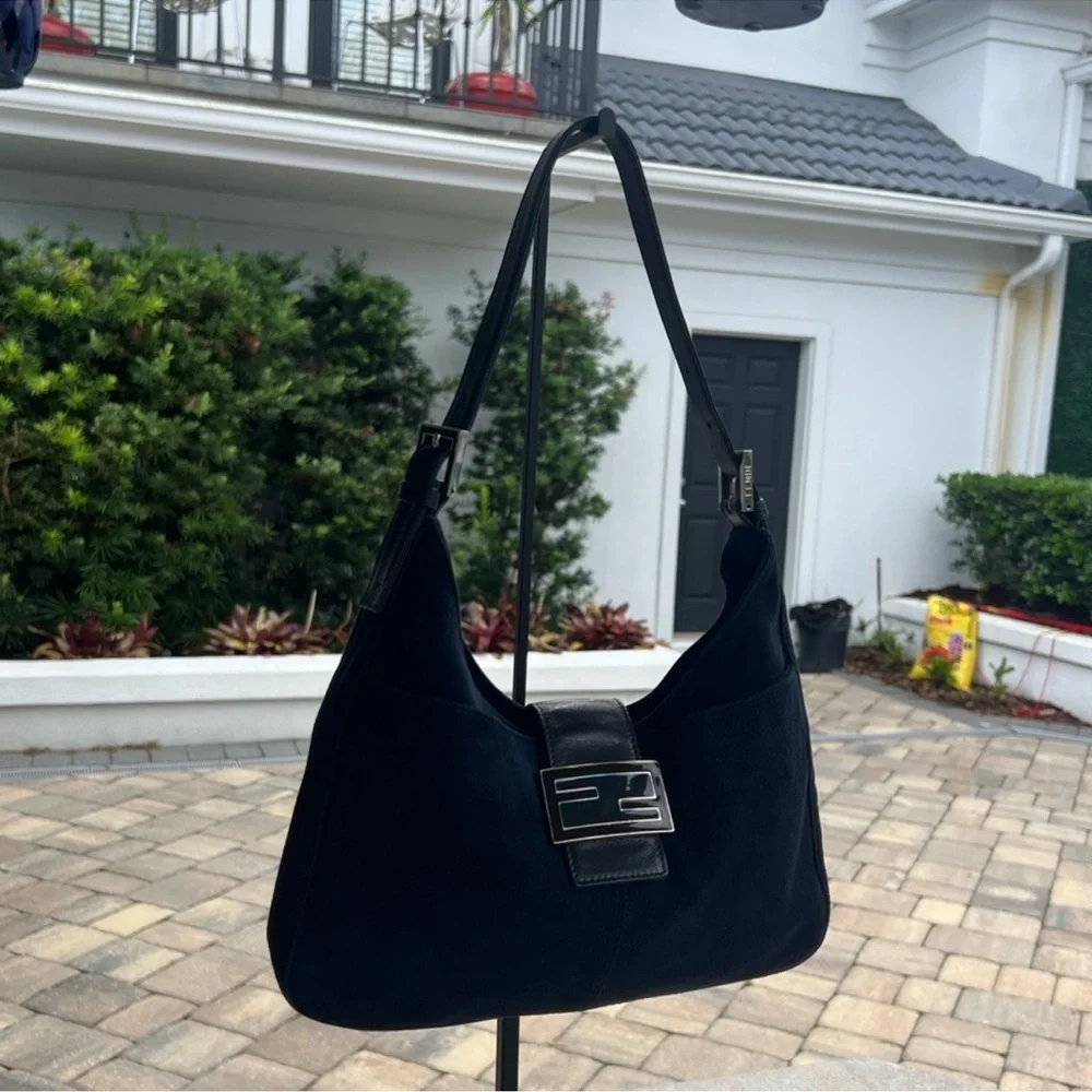 FENDI Vintage Baguette Navy Blue Suede Leather - Picture 4 of 10